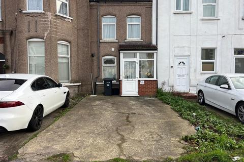 2 bedroom terraced house for sale, Aldborough Road South, Seven Kings