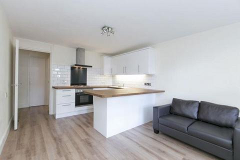 2 bedroom apartment to rent, Alton Street, London