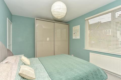 12 Arthur Road, Rochester, ME1 2AS