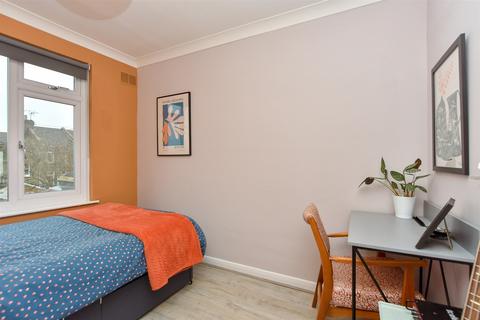12 Arthur Road, Rochester, ME1 2AS