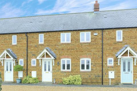 2 bedroom terraced house to rent, Manor Farm Court, Drayton