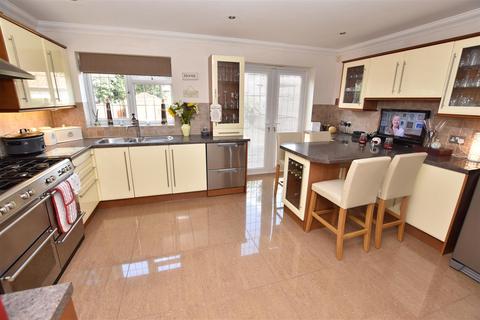 7 bedroom detached house for sale, Canvey Island SS8