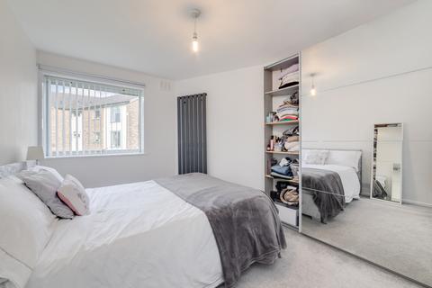 2 bedroom flat to rent, Abbotts Close, Alwyne Road, London