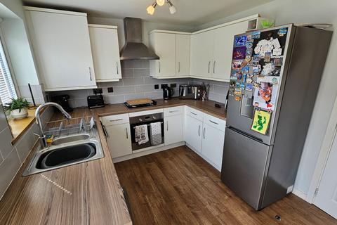 3 bedroom semi-detached house to rent, Pershore, WR10