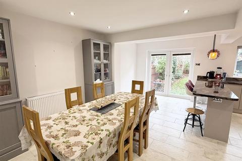 25 Randle Drive, Sutton Coldfield, B75 5LH