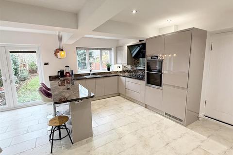 25 Randle Drive, Sutton Coldfield, B75 5LH