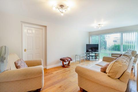 4 bedroom bungalow for sale, Ebbw Road, Caldicot