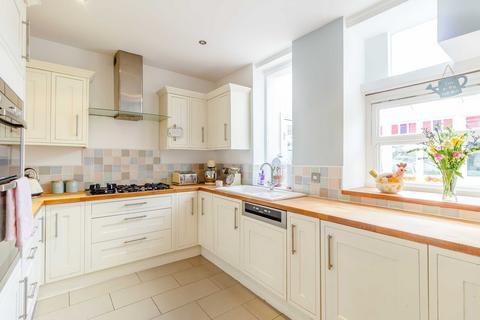 5 bedroom terraced house for sale, Maryport Street, Usk