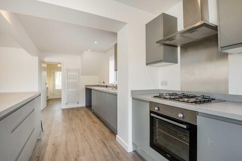 3 bedroom semi-detached house to rent, Maryport Street, Usk