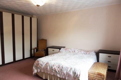 2 bedroom semi-detached house to rent, Mill Street, Usk