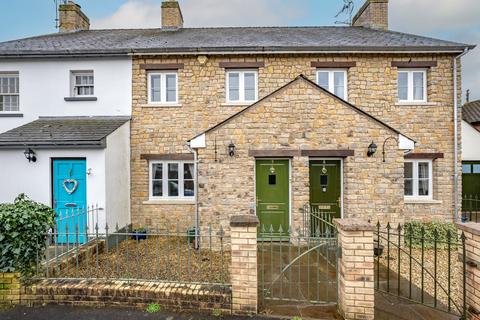 3 bedroom terraced house for sale, Barons Court, Usk