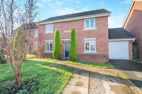 4 bedroom detached house for sale, Cornpoppy Avenue, Monmouth