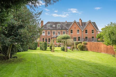 7 bedroom semi-detached house for sale, High Street, Newent