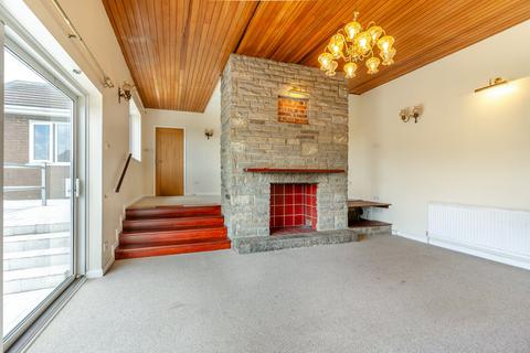 undefined, Pentwyn Deintyr, Treharris
