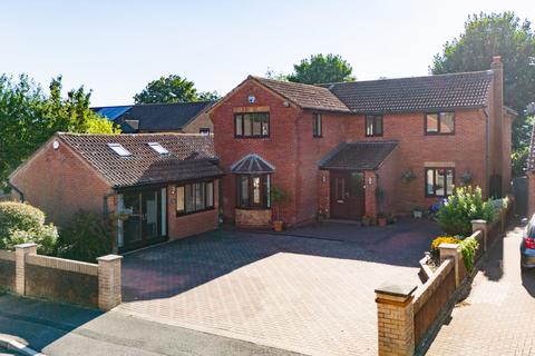 14 Birch Walk, Porthcawl, CF36 5AN