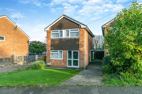 3 bedroom detached house for sale, Queens Acre, Newnham