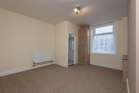 2 bedroom terraced house for sale, Catherine Street, Elland