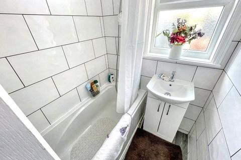 128 Beach Road, South Shields, NE33 2NE