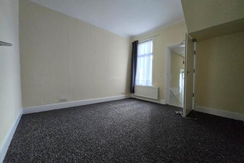 4 bedroom terraced house to rent, Saxon Road, East Ham, E6 3RZ