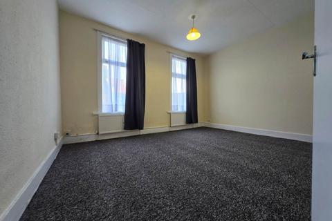 4 bedroom terraced house to rent, Saxon Road, East Ham, E6 3RZ