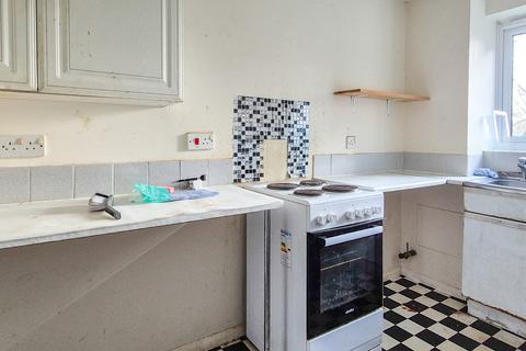 2 bedroom flat for sale, Bream Close, London, N17 9