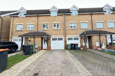 3 bedroom townhouse to rent, Watling Gardens, Dunstable, Bedfordshire, LU6 3FD