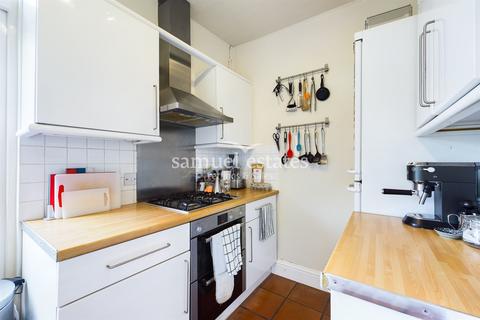 2 bedroom flat to rent, Dornton Road, London, SW12