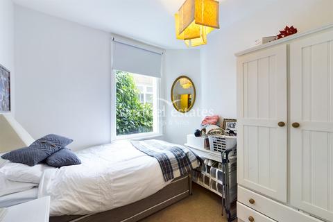 2 bedroom flat to rent, Dornton Road, London, SW12