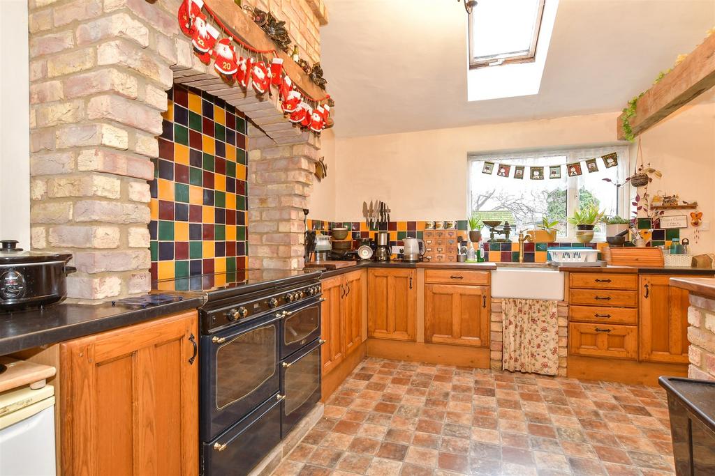 Kitchen/Dining Area