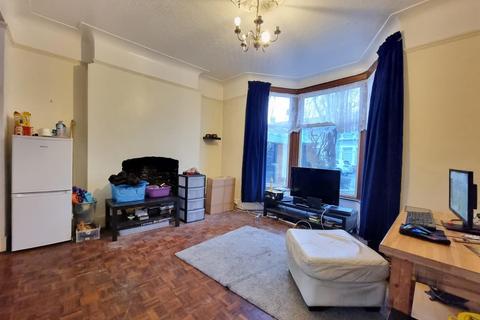 3 bedroom end of terrace house for sale, St. Albans Road, Ilford