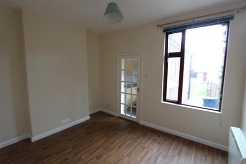 2 bedroom terraced house to rent, Duke Street, Kettering NN16