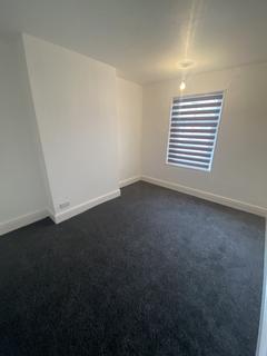 2 bedroom terraced house to rent, Bassett Street, Leicester, LE3