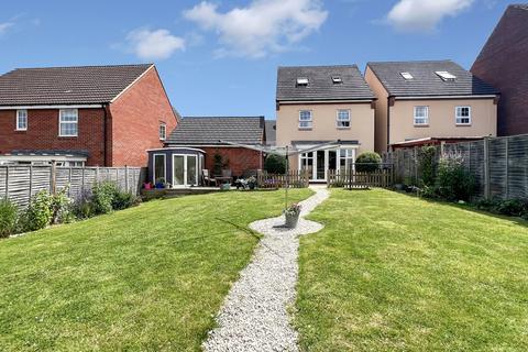 4 bedroom detached house for sale, Neptune Road, Westbury