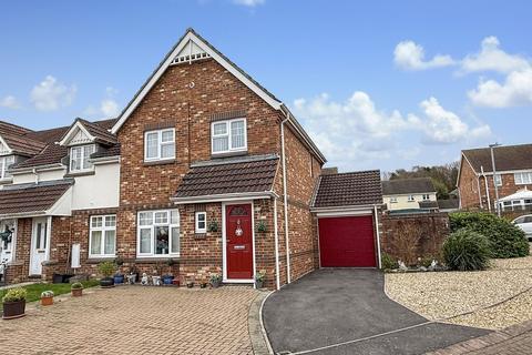 3 bedroom end of terrace house for sale, Boulton Close, Westbury