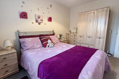 22 Boulton Close, Westbury, BA13 3GB