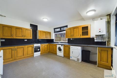 2 bedroom end of terrace house for sale, Old Church Street, Lenton