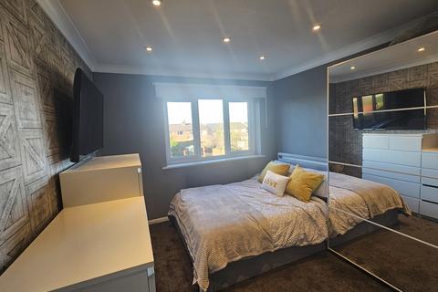32 Edinburgh Drive, Walsall, WS4 1HR