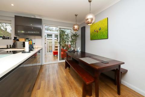 3 bedroom end of terrace house for sale, Oakdene Close, Pinner HA5