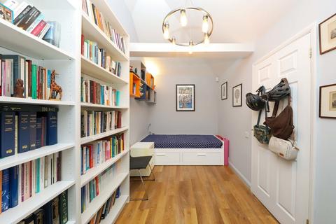 31 Oakdene Close, Pinner, HA5 4EQ