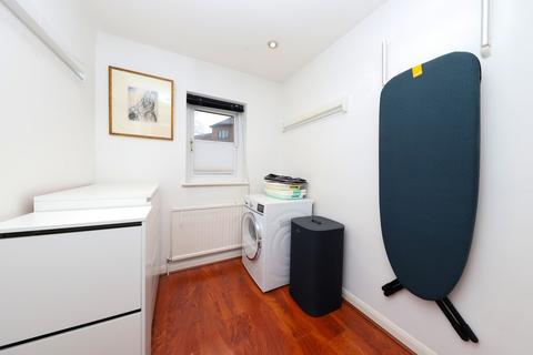 31 Oakdene Close, Pinner, HA5 4EQ