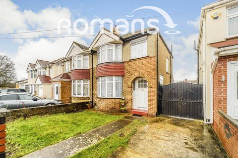 3 bedroom semi-detached house to rent, Stormount Drive, Hayes