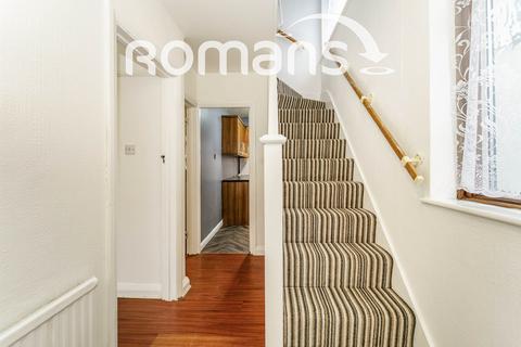 3 bedroom semi-detached house to rent, Stormount Drive, Hayes