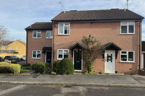 2 bedroom terraced house for sale, Chaffinch Close, Wokingham, Berkshire