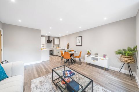 undefined, Queens Road, Weybridge, KT13