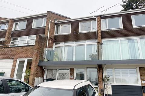 2 bedroom apartment to rent, Cliff Road, Cowes