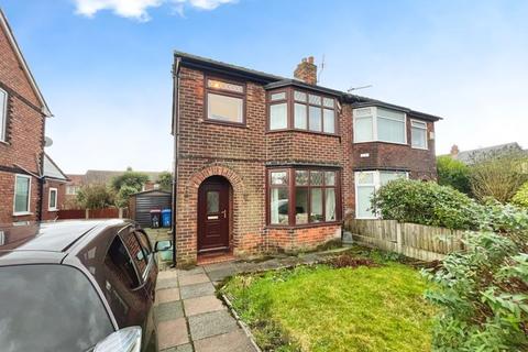 3 bedroom semi-detached house to rent, Shalbourne Road, Worsley, Manchester