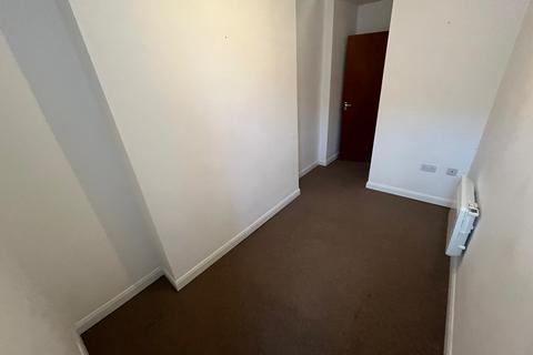 2 bedroom flat to rent, CHURCH ST.RIPLEY,DERBYSHIRE