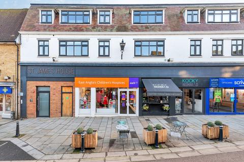 Studio to rent, High Street, Royston SG8