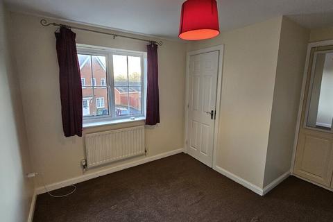 2 bedroom terraced house to rent, Kingfisher Road