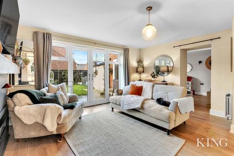 1 Arrow Close, Salford Priors, Evesham, WR11 8AG